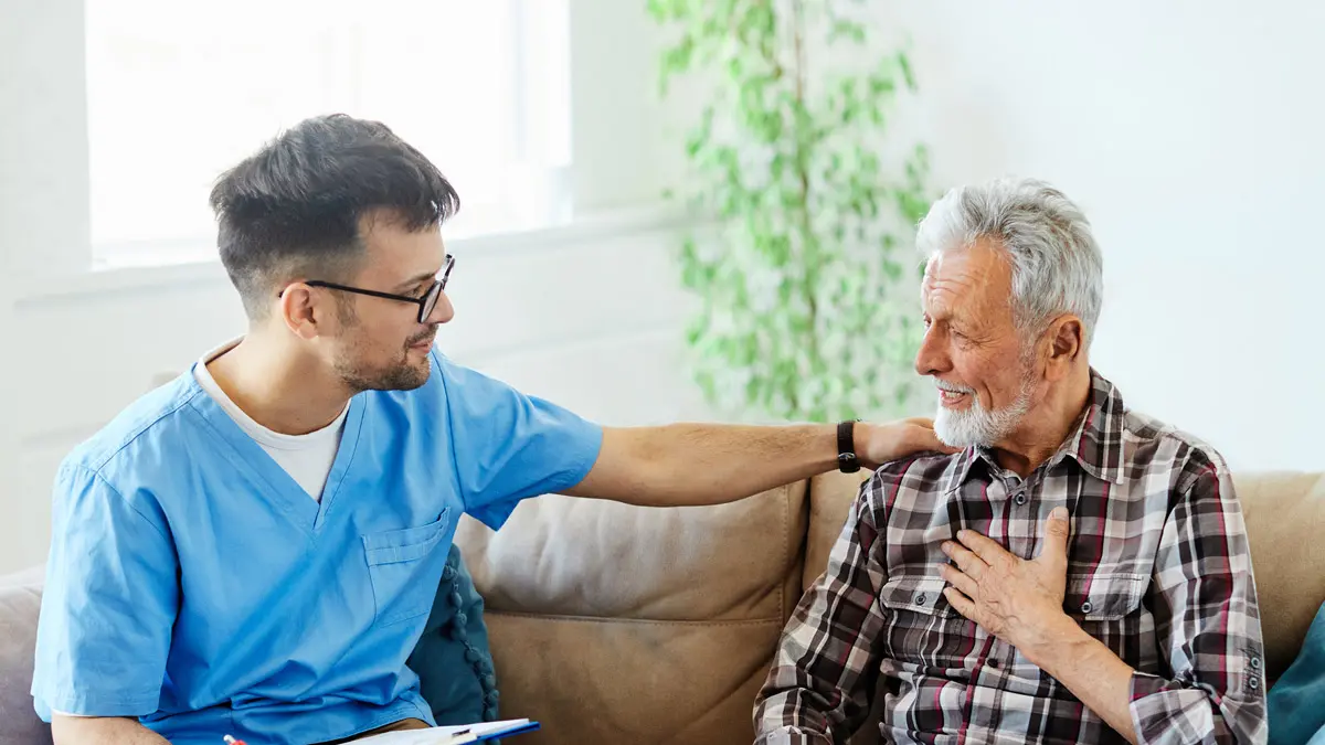 occupational_therapist_with_senior_patient